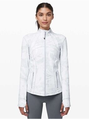 Lululemon Define Jacket in Tropical Shadow Starlight Multi. Size 10